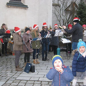 Kindermette mit Punschstand der Jungschar